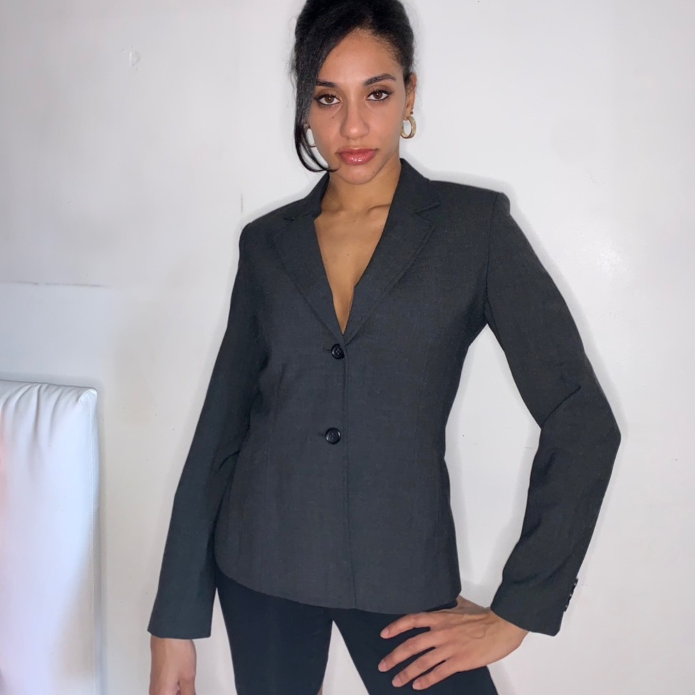 2 buttons dark grey blazer with soulders pads